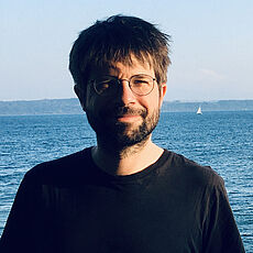 Dr. Damian Clavel Dr. Damian Clavel